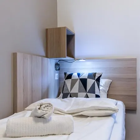 Corvin-luxe, 3 Bedroom In Center Apartment