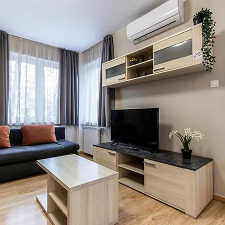 Corvin-luxe, 3 Bedroom In Center Appartamento Budapest