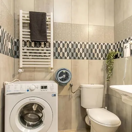 Appartamento Corvin-luxe, 3 Bedroom In Center
