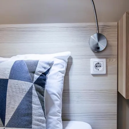 Corvin-luxe, 3 Bedroom In Center Apartman Budapest