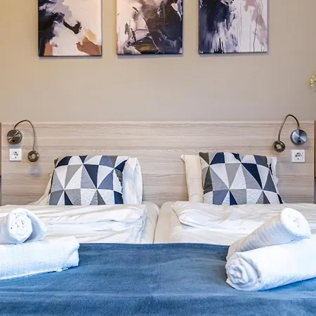 Corvin-luxe, 3 Bedroom In Center Appartamento Budapest